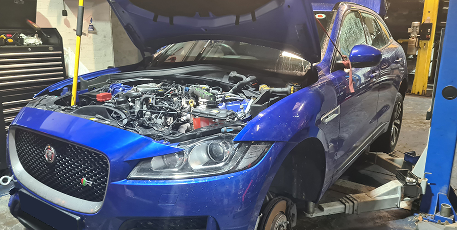 Tips-&-Tricks-to-Enhance-Fuel-Efficiency-in-Jaguar-Engines-in-UK