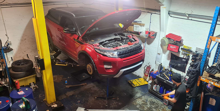 When to Replace Your Range Rover Evoque Engine Specialist Tips